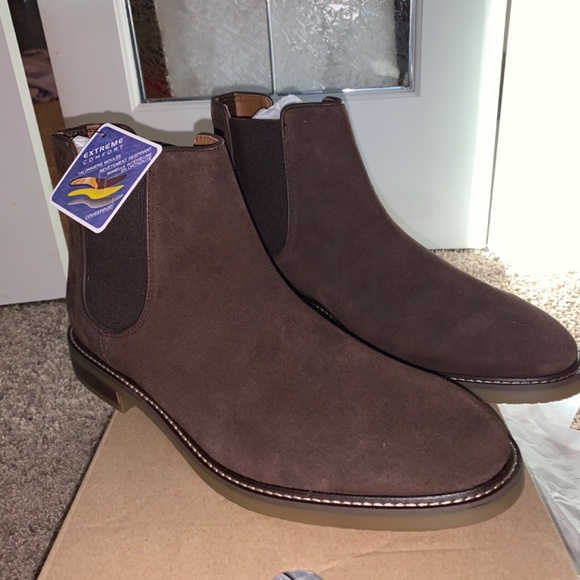 NIB- Clark’s suede boots men’s size 11 comfy memory foam brand name boots - Picture 2 of 8